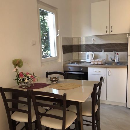 Apartmani Roganovic 루시티차 외부 사진